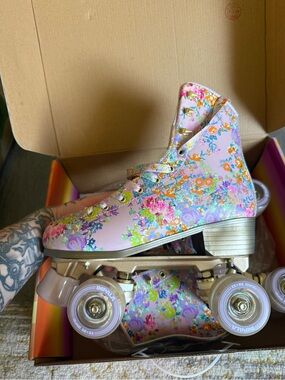 Floral Pink High-Top Roller Skates